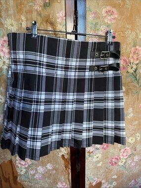 Black and White Plaid Pleated Skirt with Buckle Detail